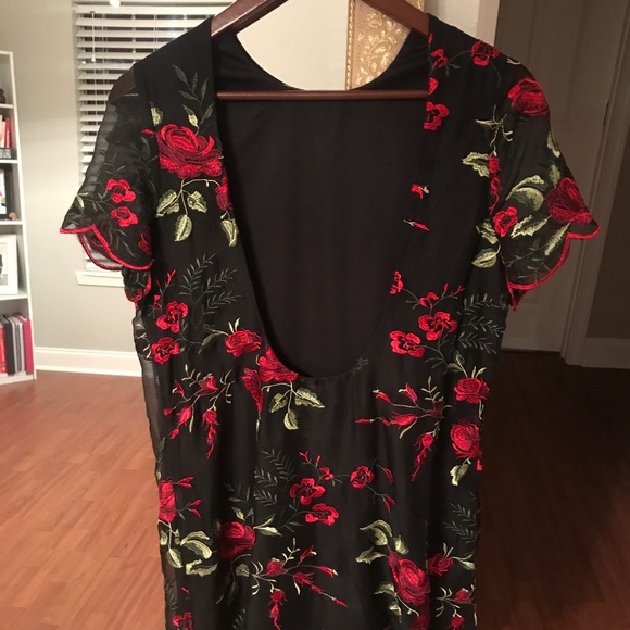 black embroidered dress - Picture 1 of 3